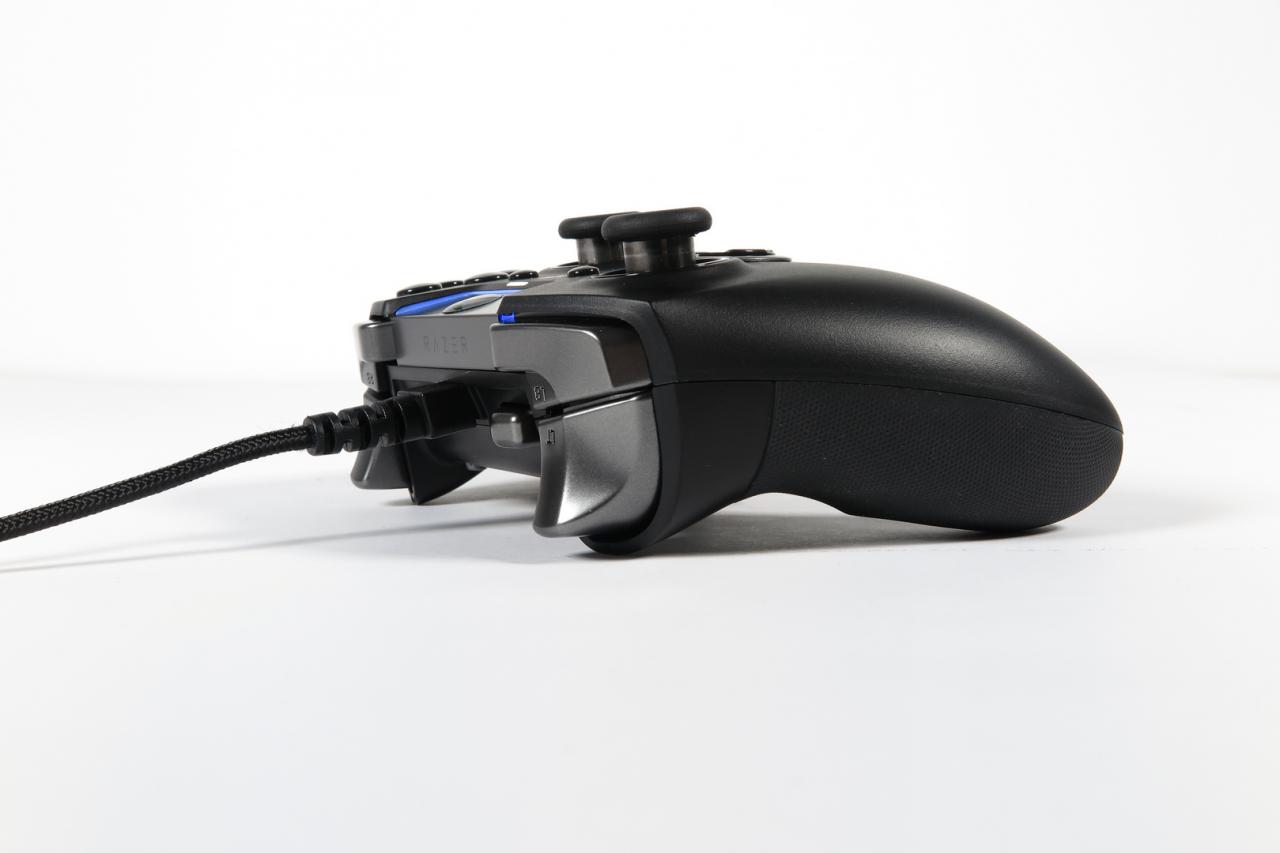 [29/11/2017] Razer Wolverine Ultimate im Test:&nbsp;Sichert sich Razer mit dem neuen RGB-Edel-Gamepad die Controller-Krone? (5)