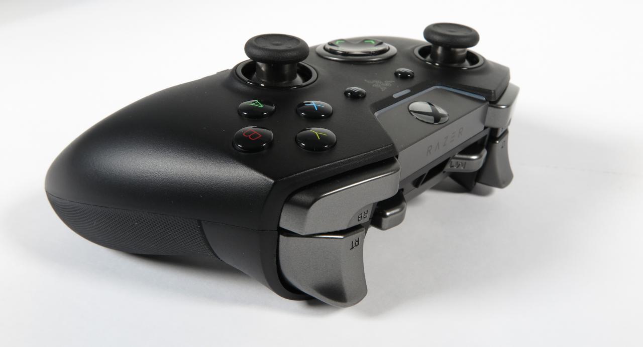 [29/11/2017] 7Razer Wolverine Ultimate im Test:&nbsp;Sichert sich Razer mit dem neuen RGB-Edel-Gamepad die Controller-Krone? (8)