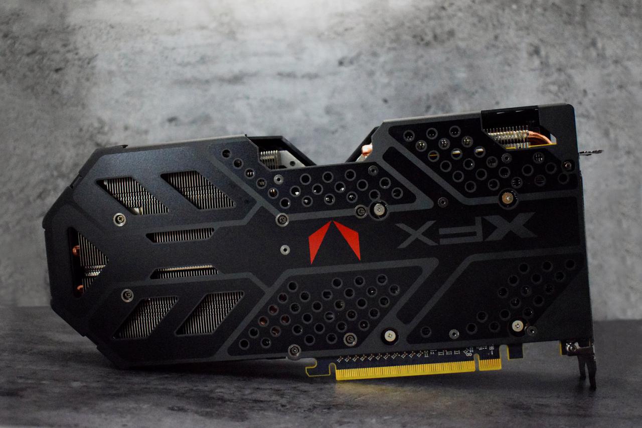 [03/11/2017] Radeon RX Vega: XFX zeigt Custom-Design mit zwei Slots (1)