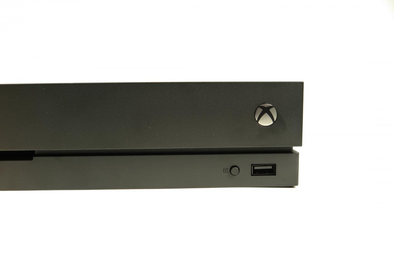 [03/11/2017] Xbox One X (4)