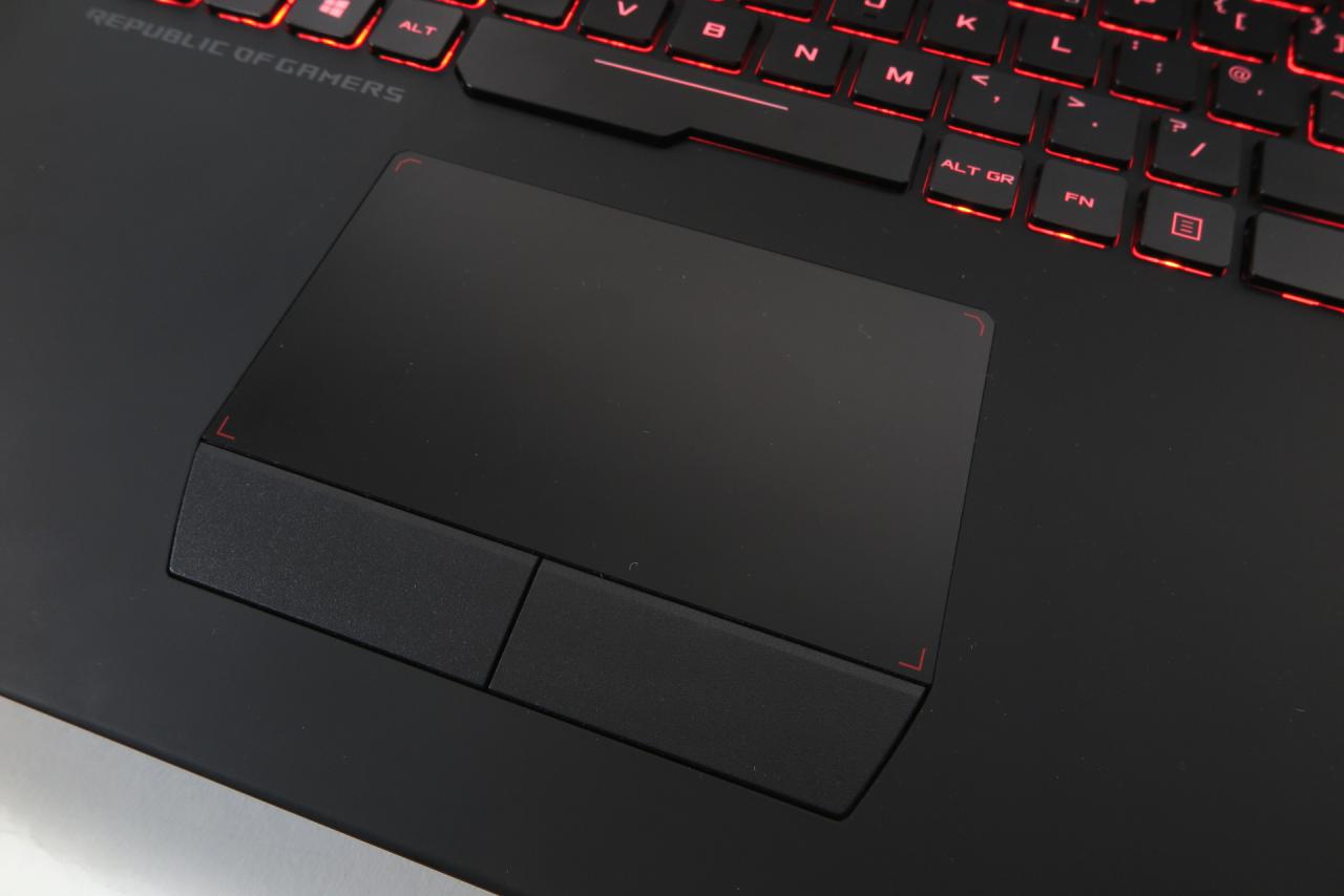 [07/12/2017] Asus ROG Chimera G703 im Test: Koloss mit 144-Hz-Bildschirm (9)