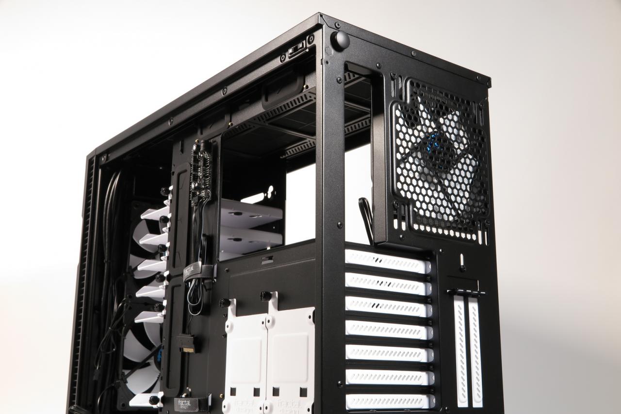[19/12/2017] Fractal Design Define R6 Black TG (zzgl. Flex VRC-25 GPU Riser Kit) (9)