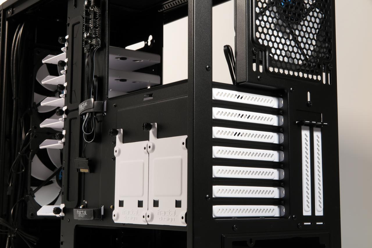 [19/12/2017] Fractal Design Define R6 Black TG (zzgl. Flex VRC-25 GPU Riser Kit) (21)
