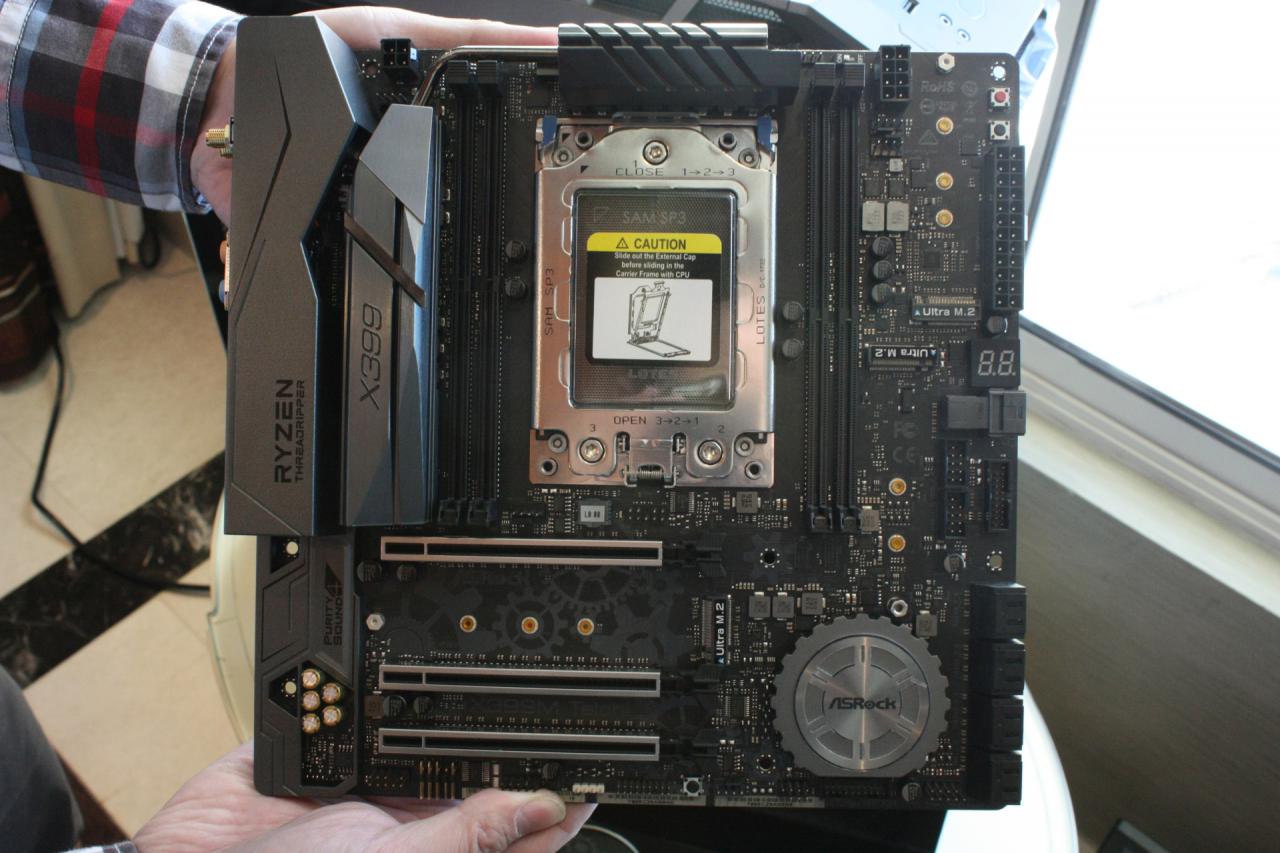 [12/01/2018] Asrock X399M Taichi 01