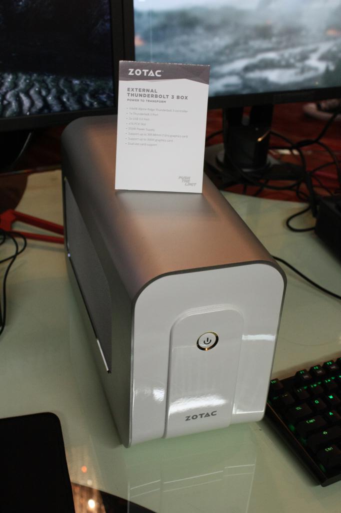 [19/01/2018] External Thunderbolt 3 Box 01