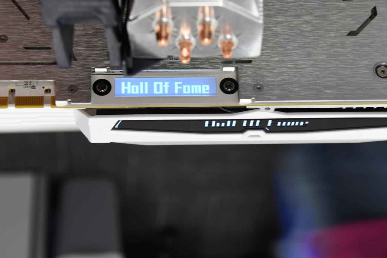 [10/01/2018] KFA2 Geforce GTX 1070 Ti HOF: Weißes Custom-Design mit zwei 8-Pin-Stromsteckern (12)