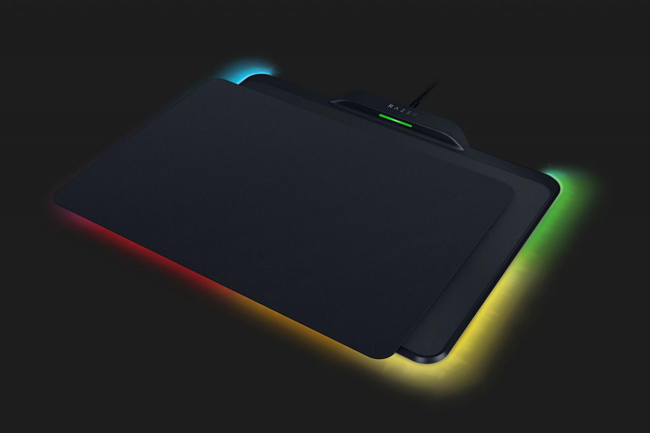 [11/01/2018] Razer Mamba und Firefly Hyperflux: Razers drahtlose Maus mit bunt beleuchtetem Induktionslade-Pad im Test (27)