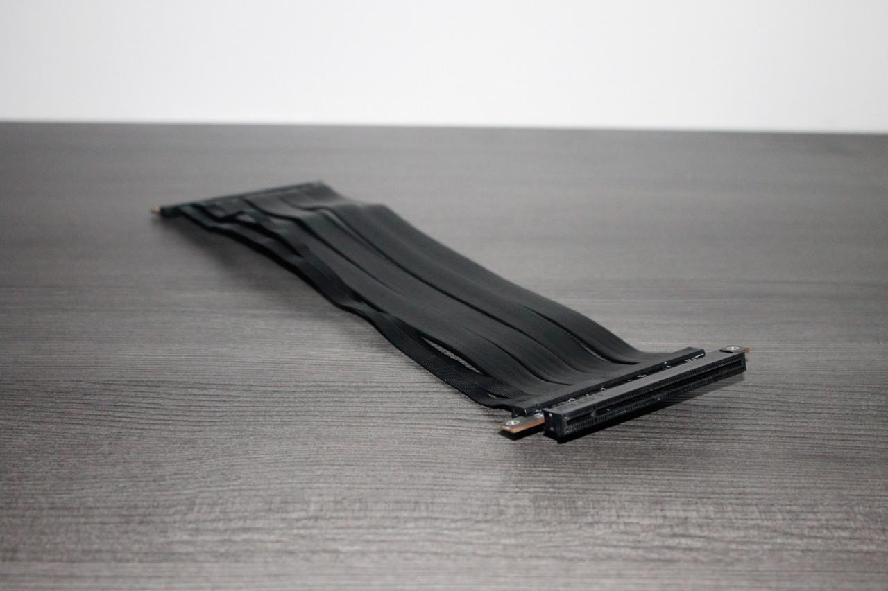 [22/02/2018] DAN Cases A4-SFX v3: Neuauflage mit besserem PCI-E-Riser vorbestellbar (1)