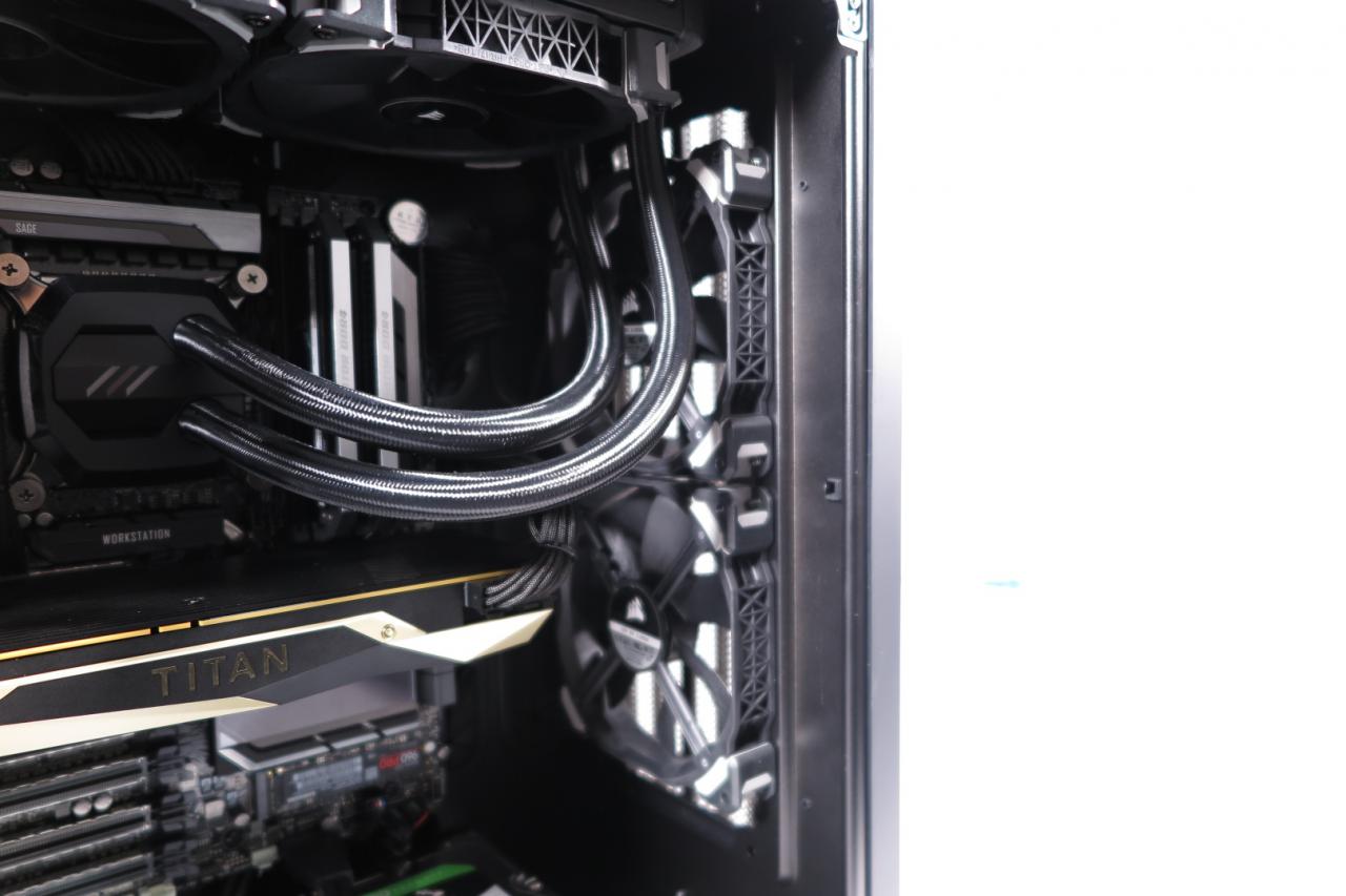 [15/02/2018] Mifcom Blackbox Pro mit i9-7900X und Titan V im Test: Wie schlägt sich die 3.000-Dollar-Grafikkarte? (10)