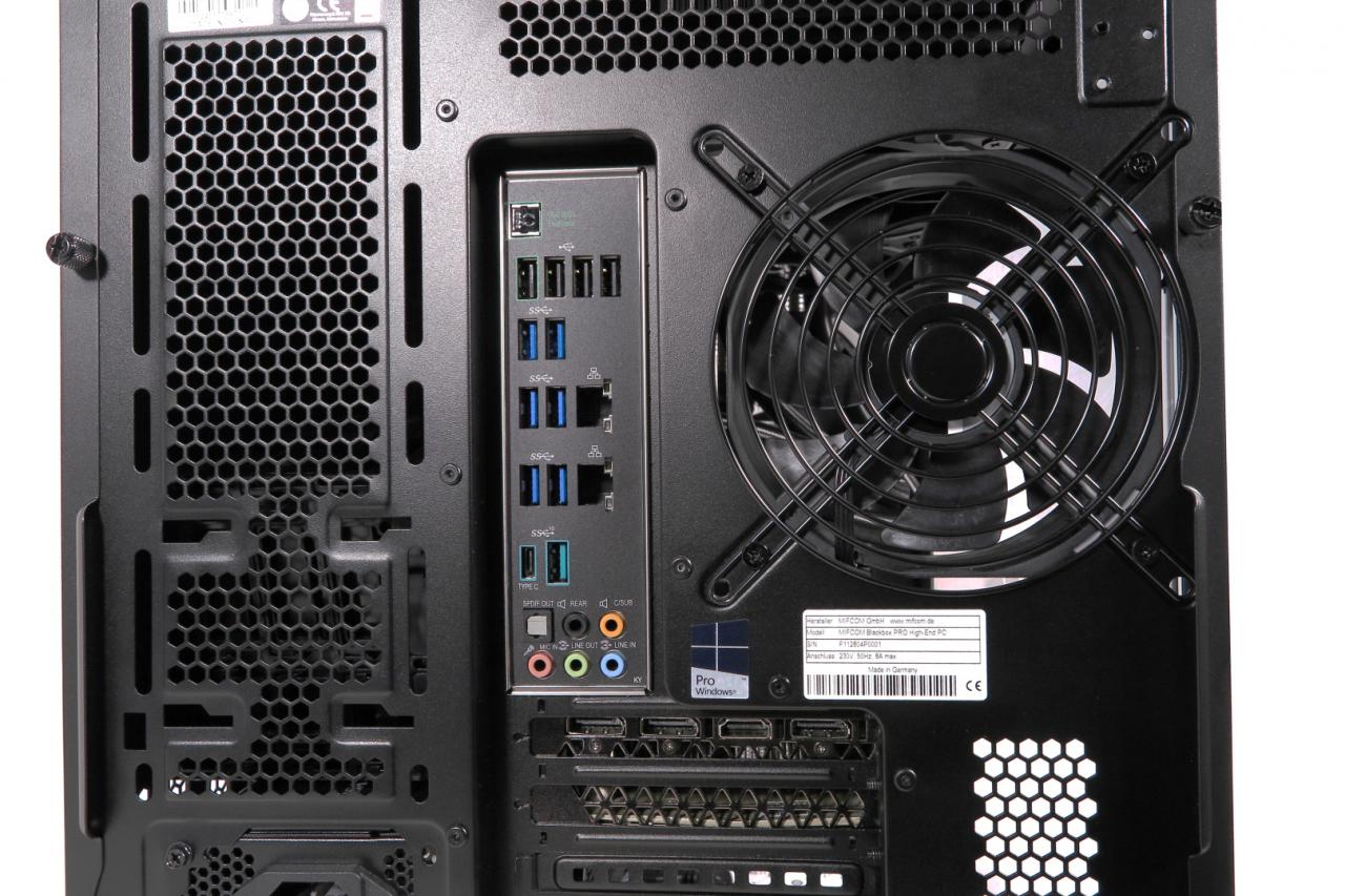 [15/02/2018] Mifcom Blackbox Pro mit i9-7900X und Titan V im Test: Wie schlägt sich die 3.000-Dollar-Grafikkarte? (11)