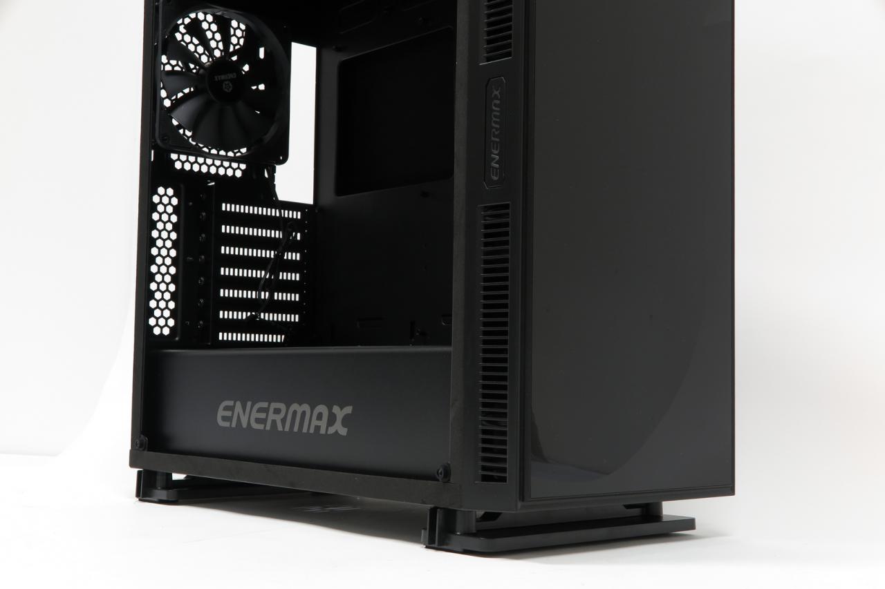 [01/03/2018] Enermax Equilence: Leiser Midi-Tower mit Panoramablick getestet (10)