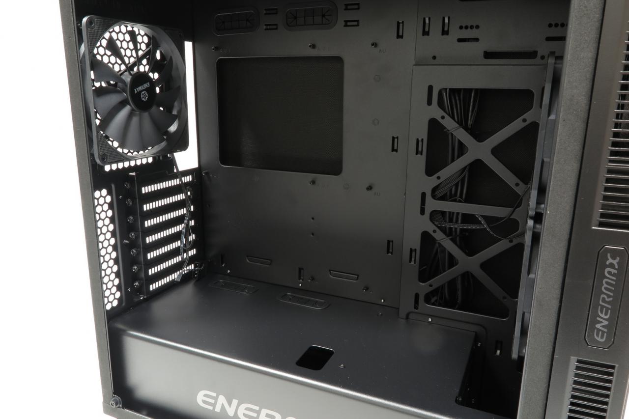 [01/03/2018] Enermax Equilence: Leiser Midi-Tower mit Panoramablick getestet (12)