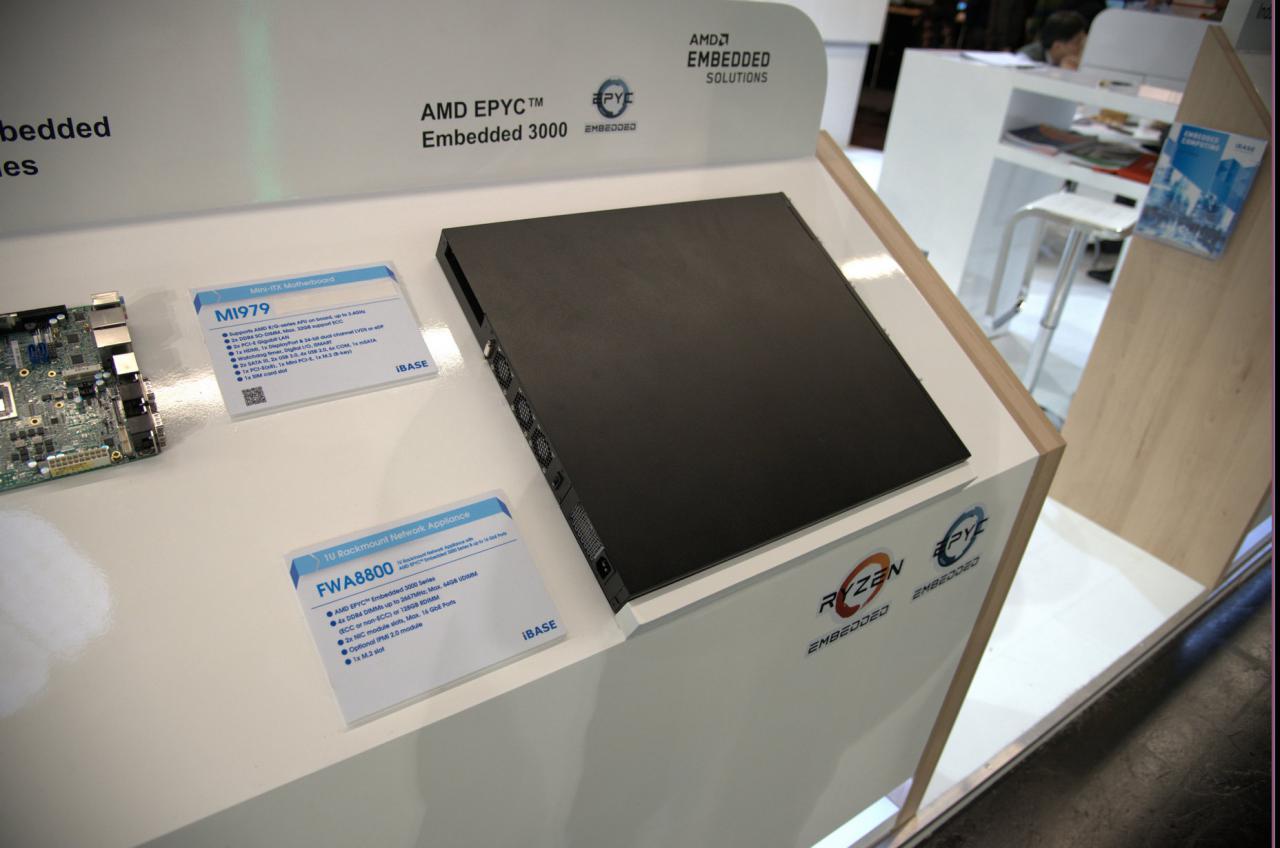 [01/03/2018] Epyc Embedded: ... und bei iBase gab es mit der FWA8800 eine 1U-Rack-Mount Applicance mit Epyc V3000 zu sehen.