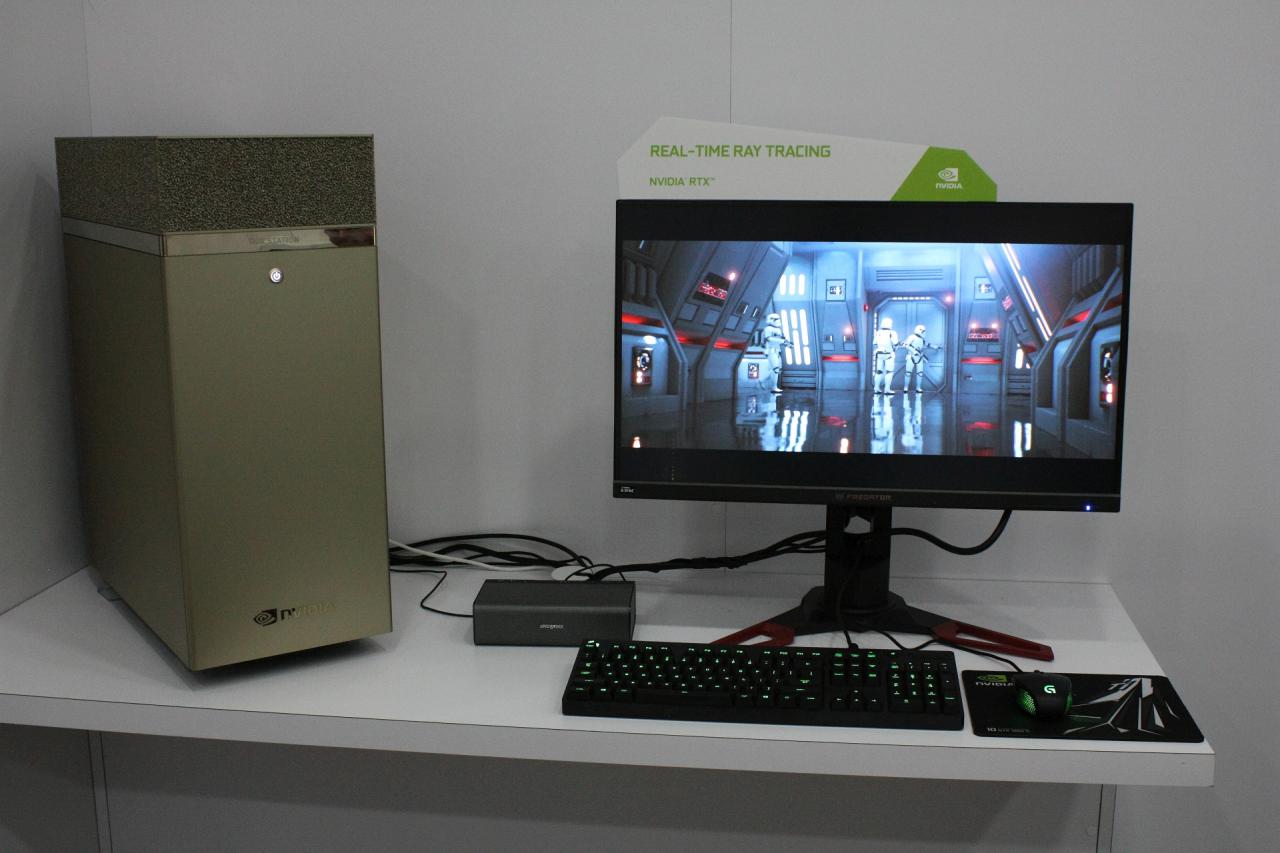 [26/03/2018] Demo mit der Unreal Engine 4 auf Nvidias GDC-Stand: Die DGX Station links mit vier Tesla-V100-Beschleunigerkarten übernehmen das Rendering