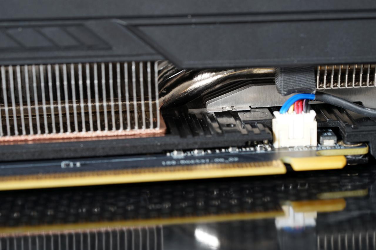 [09/03/2018] Sapphire Radeon RX Vega 56 Pulse mit Mini-PCB im PCGH-Testlabor (7)