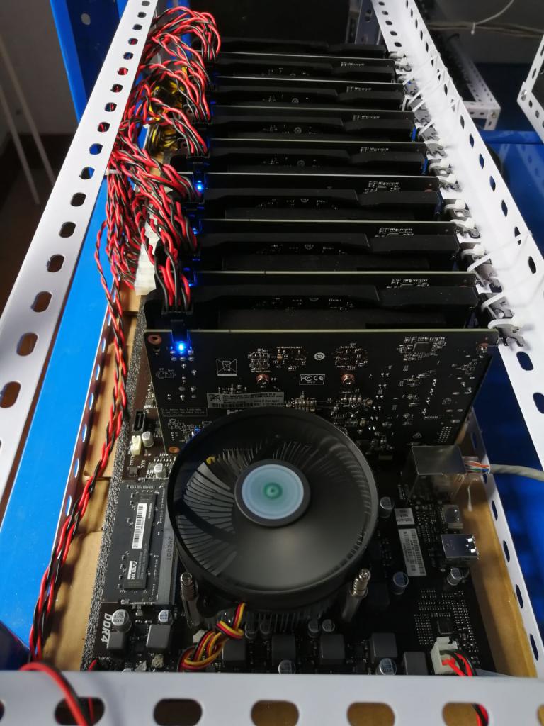 [07/03/2018] Supox B250A-BTC D+: Biostar zeigt ebenfalls 485 mm langes Mining-Mainboard (6)