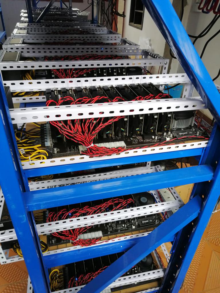 [07/03/2018] Supox B250A-BTC D+: Biostar zeigt ebenfalls 485 mm langes Mining-Mainboard (8)