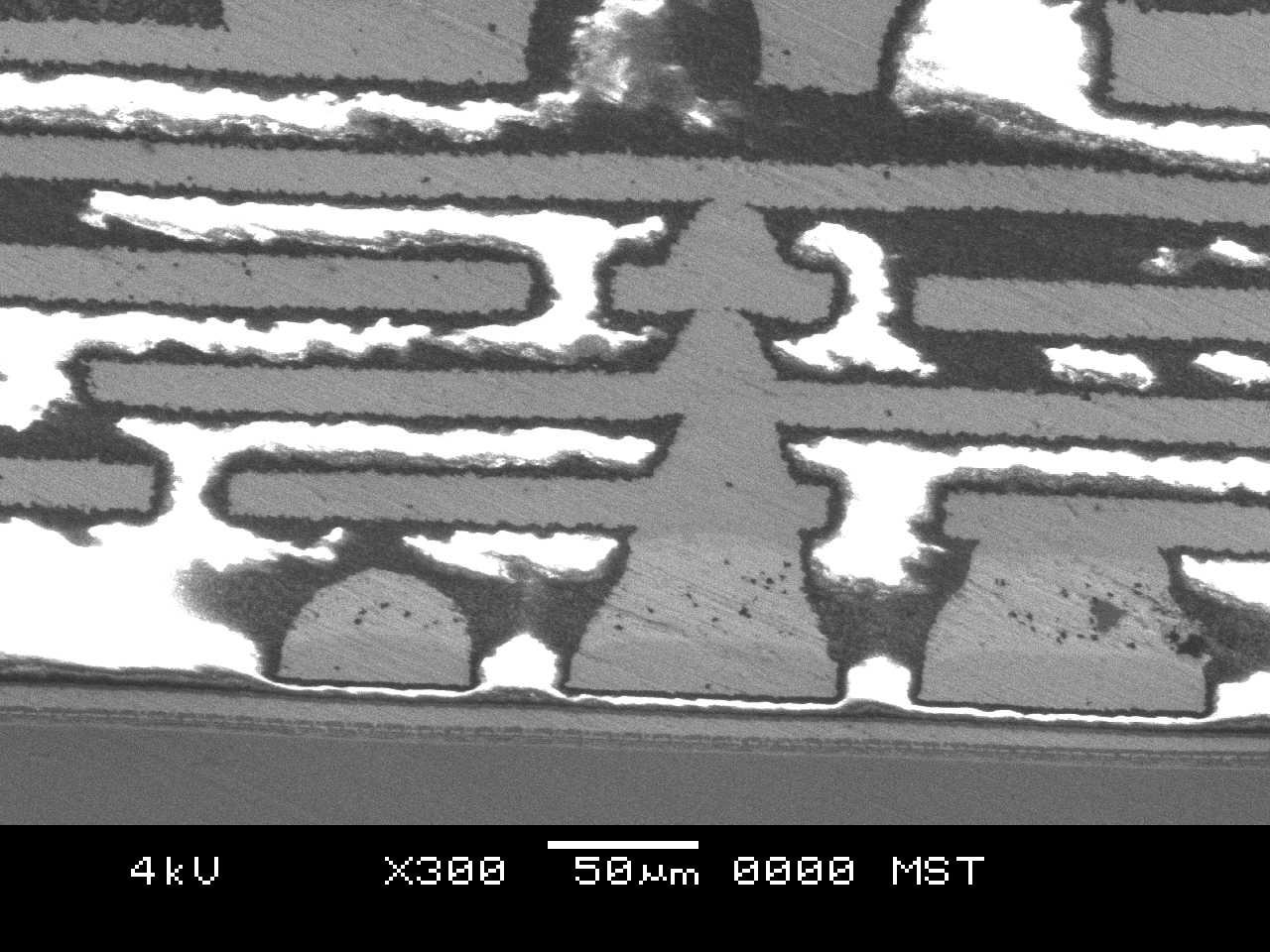[26/03/2018] Intel Coffee Lake-S: der8auer zeigt Rasterelektronenmikroskopbilder eines Core i7-8700K (6)