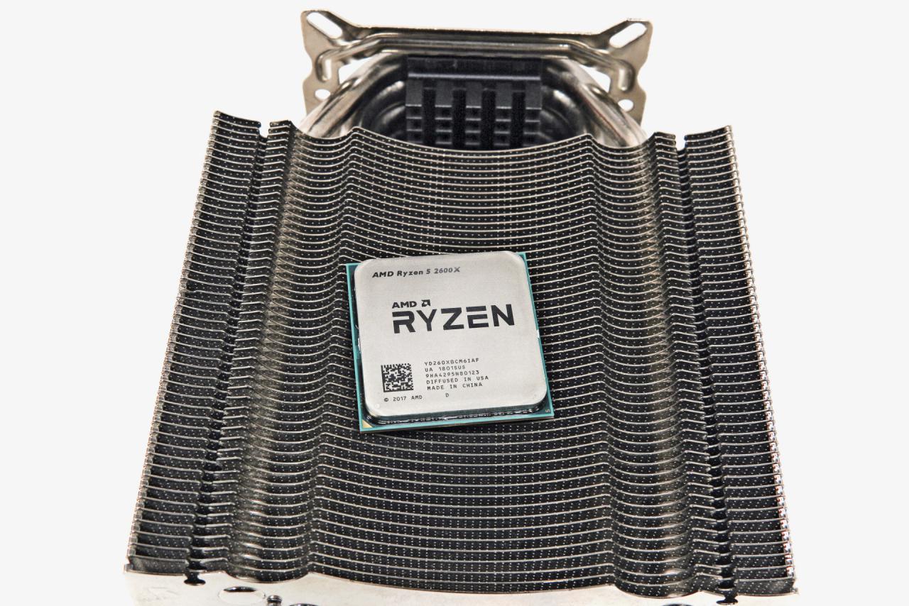 [13/04/2018] AMD Pinnacle Ridge: Offizielle Spezifikationen der Ryzen-2000-CPUs, Test-Kit-Unboxing und Vorbestellungen (1)