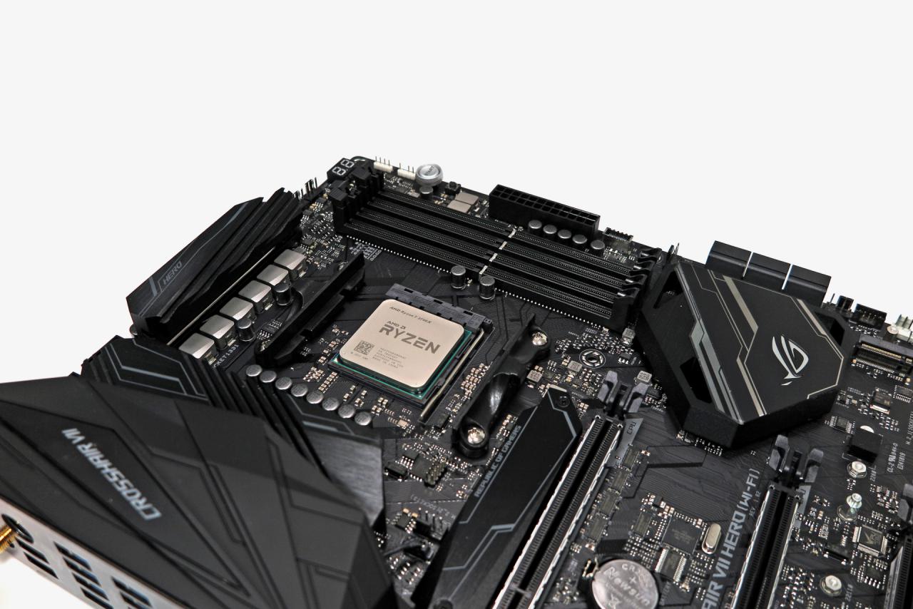 [13/04/2018] AMD Pinnacle Ridge: Offizielle Spezifikationen der Ryzen-2000-CPUs, Test-Kit-Unboxing und Vorbestellungen (3)
