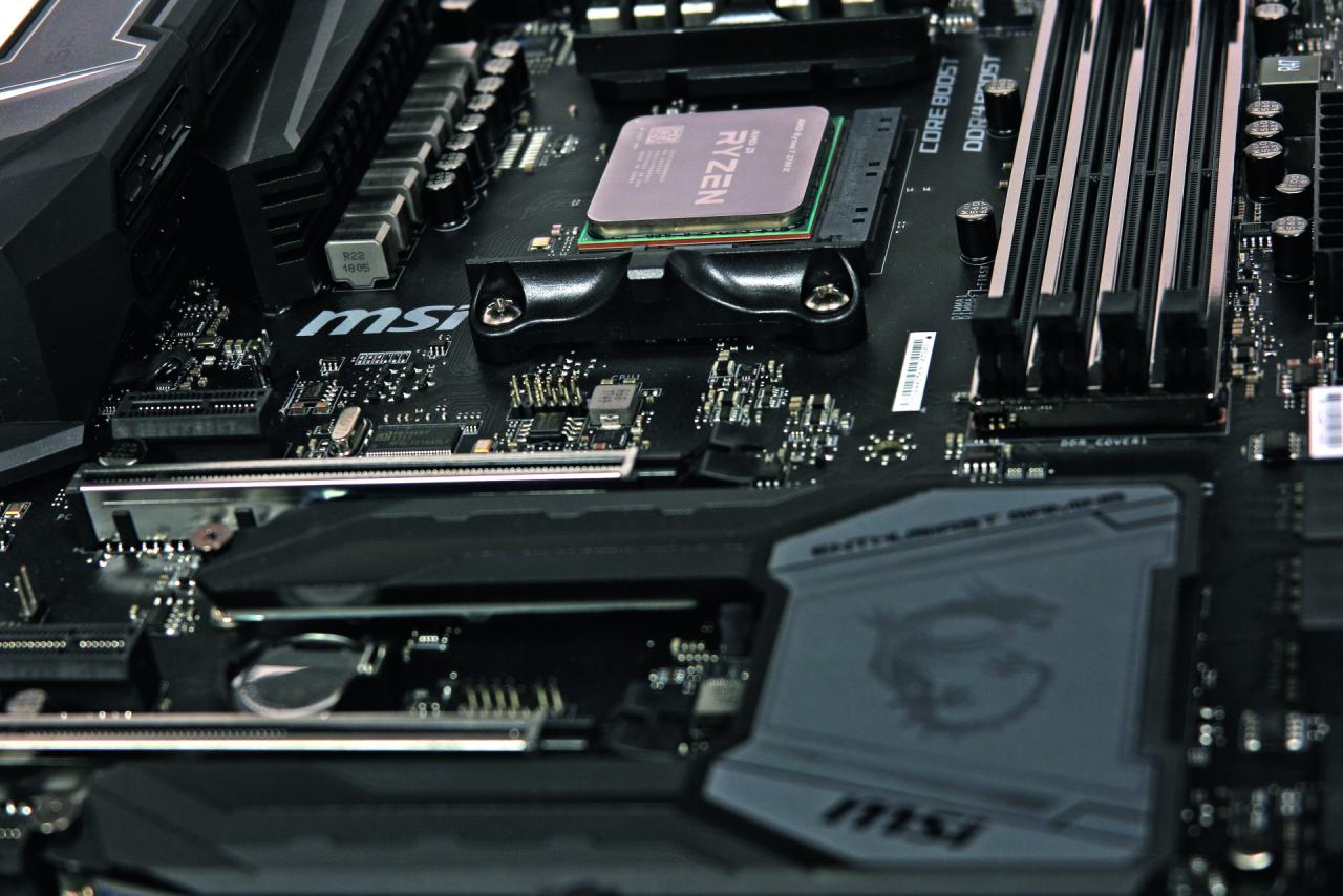 [13/04/2018] AMD Pinnacle Ridge: Offizielle Spezifikationen der Ryzen-2000-CPUs, Test-Kit-Unboxing und Vorbestellungen (8)