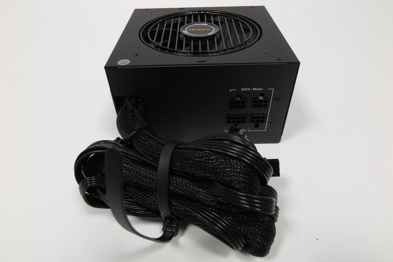 [04/04/2018] Goldduell: Antec vs Bitfenix in der 750 Watt-Klasse: Das Antec Earthwatts Gold Pro von außen