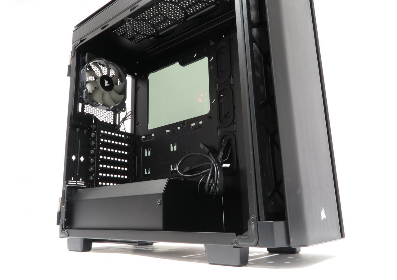 [06/04/2018] Corsair Obsidian 500D: Edles, großräumiges Hardware-Heim mit viel Aluminium und Glas im Test (9)