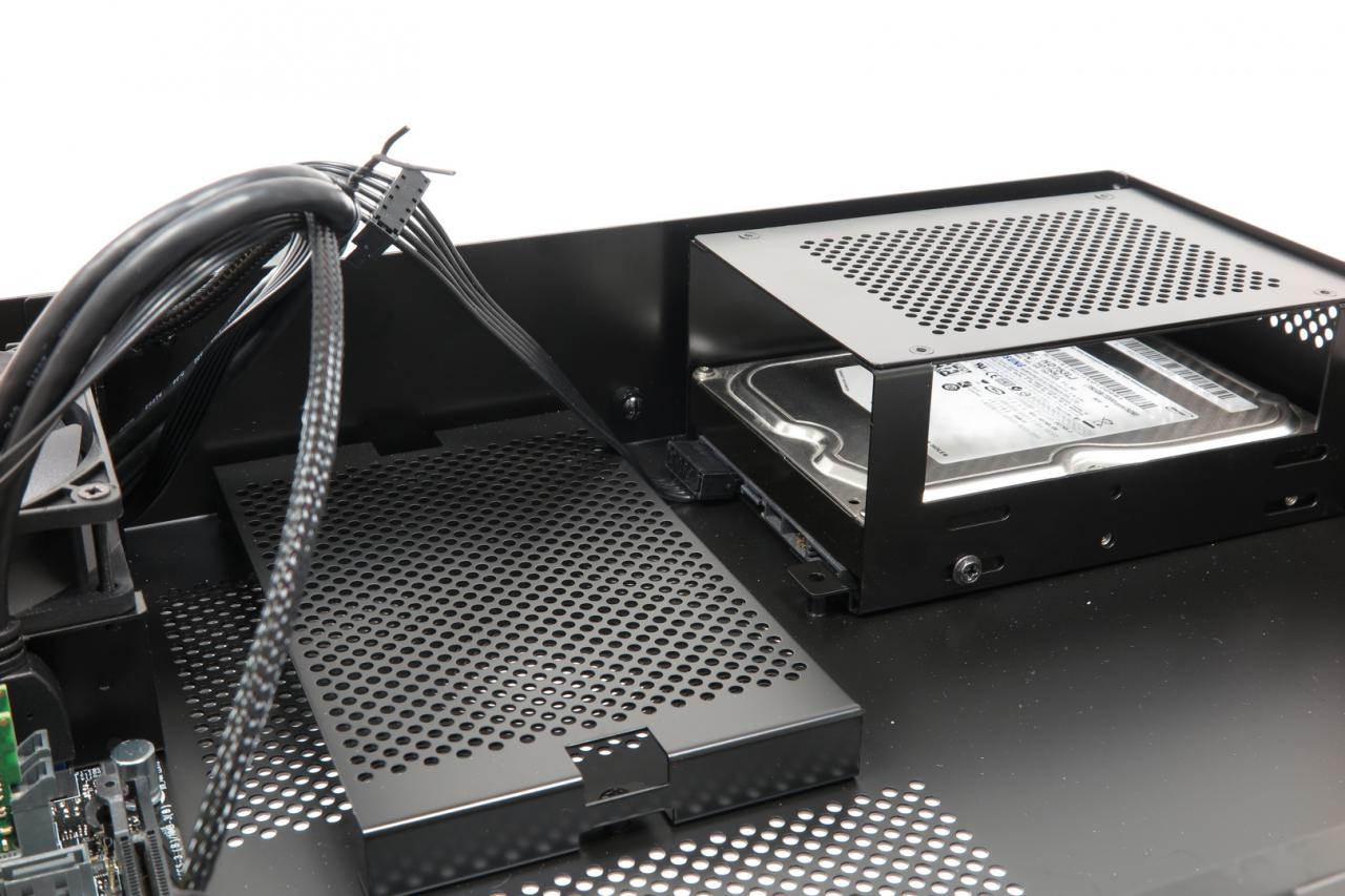 [16/04/2018] Cryorig Taku: Designer-Desktop-Gehäuse mit Holzfüßen im Praxistest (13)