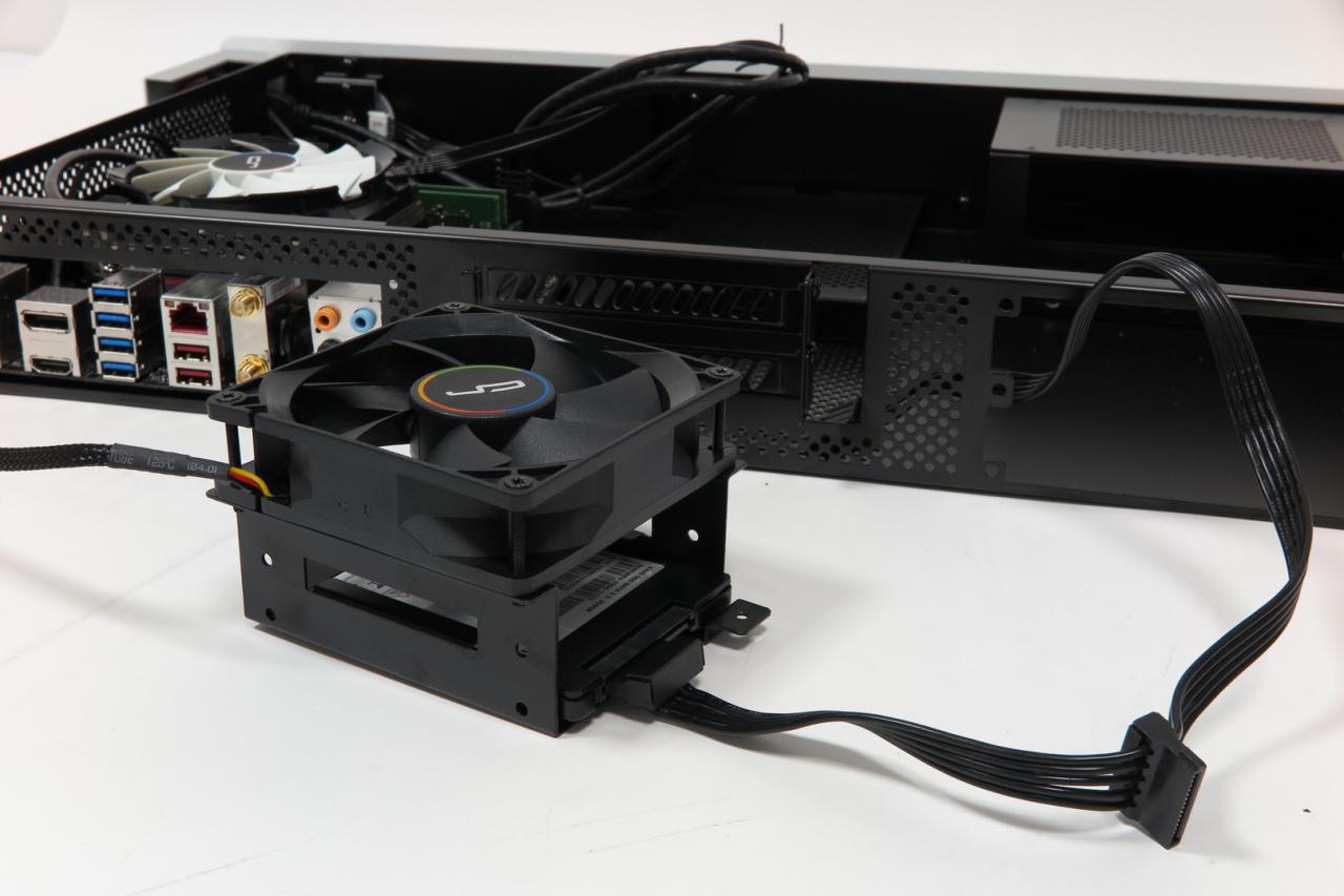 [16/04/2018] Cryorig Taku: Designer-Desktop-Gehäuse mit Holzfüßen im Praxistest (15)