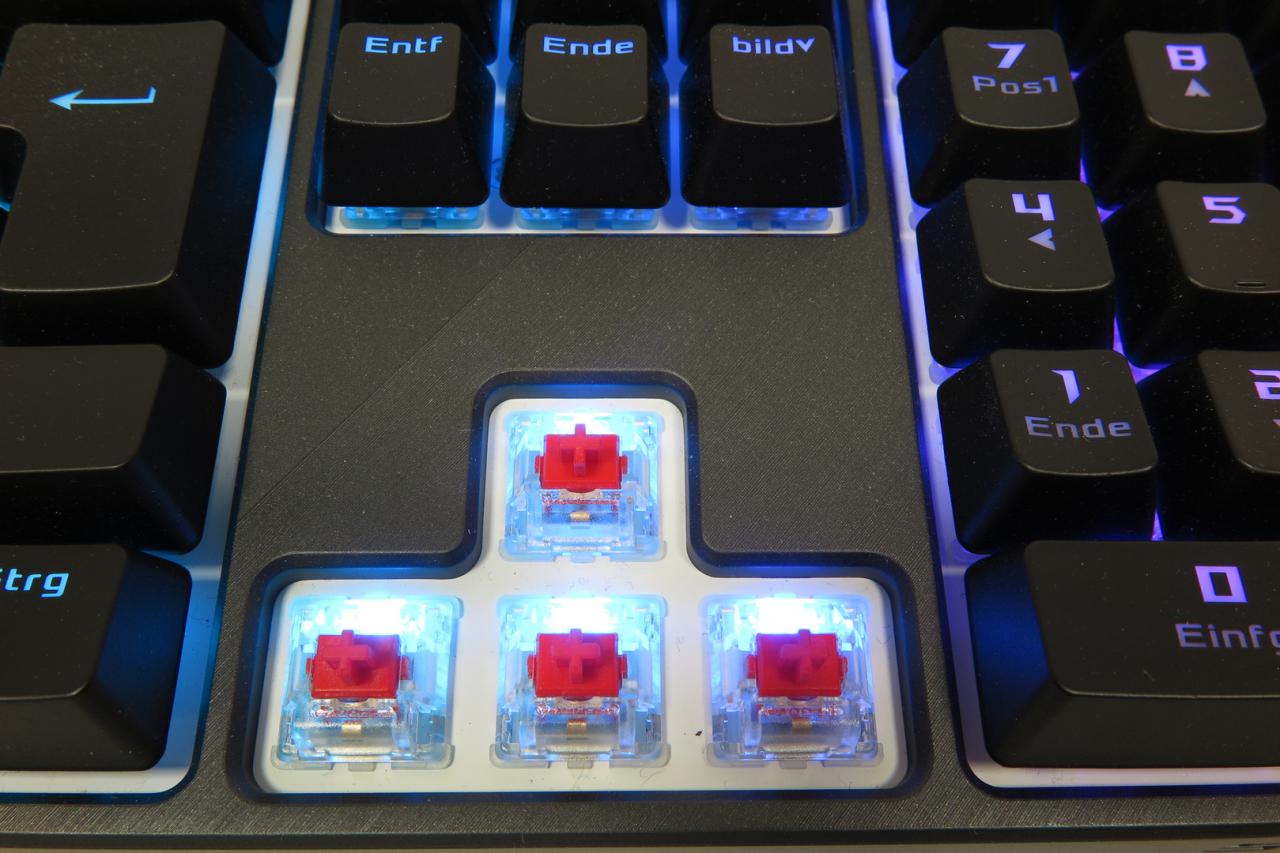 [18/05/2018] Asus ROG Strix Flare: Knallbunter Lichtspieler mit personalisierbarem Leucht-Logo im Test (15)