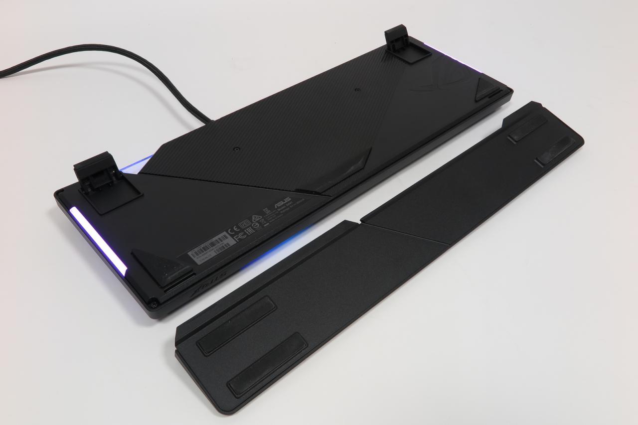 [18/05/2018] Asus ROG Strix Flare: Knallbunter Lichtspieler mit personalisierbarem Leucht-Logo im Test (16)