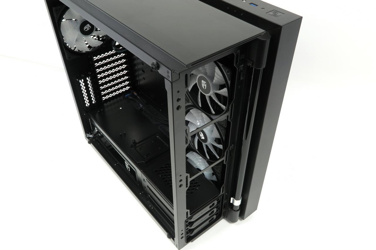 [29/05/2018] Deepcool New Ark 90: Big-Tower mit bunt beleuchteter Kompaktwasserkühlung im Test (13)