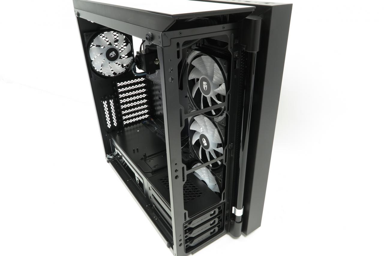 [29/05/2018] Deepcool New Ark 90: Big-Tower mit bunt beleuchteter Kompaktwasserkühlung im Test (14)