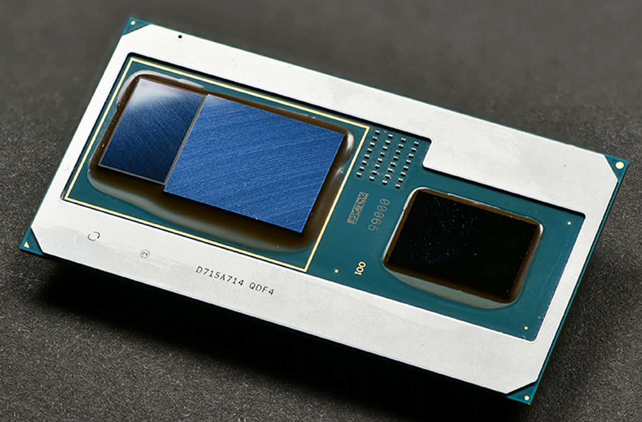 [08/05/2018] Kaby Lake G in seiner vollen Pracht. Von links nach rechts: 1× 4 GiB HBM gen2, 1× AMD-GPU, 1× Intel-CPU (inkl. IGP)