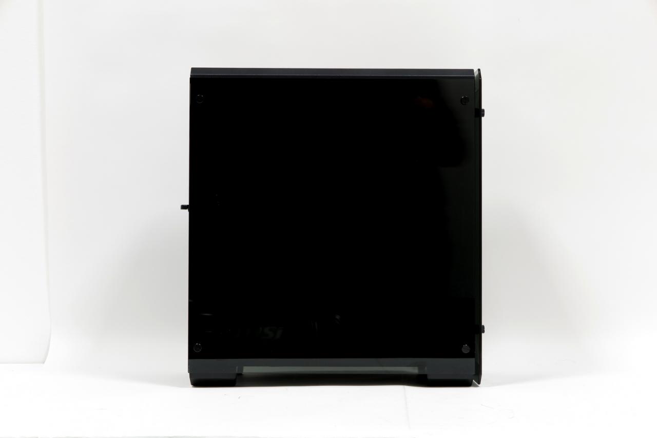 MSI Mag Pylon geschlossen