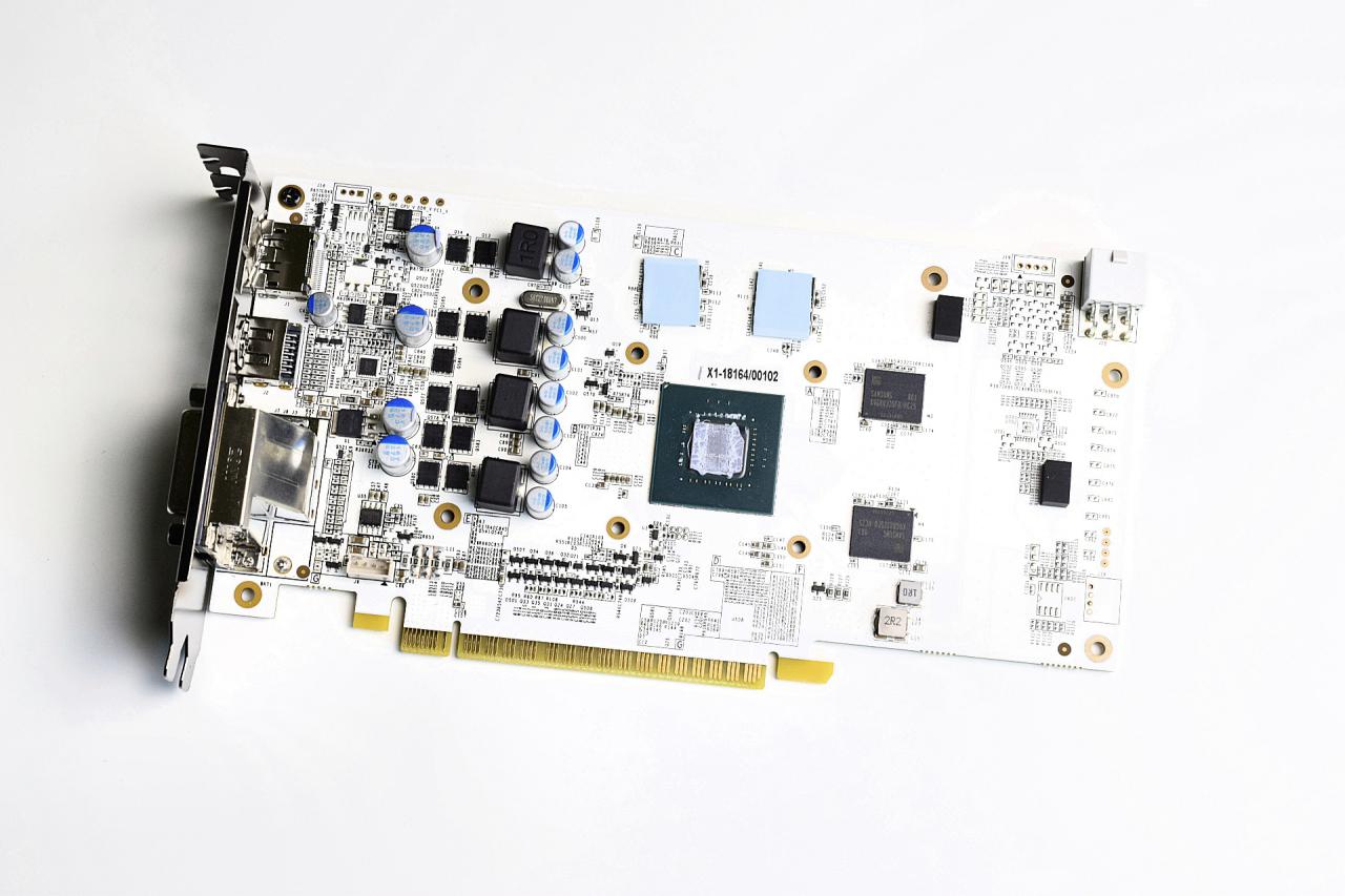 [07/05/2018] KFA² Geforce GTX 1050 Ti EXOC White (9)