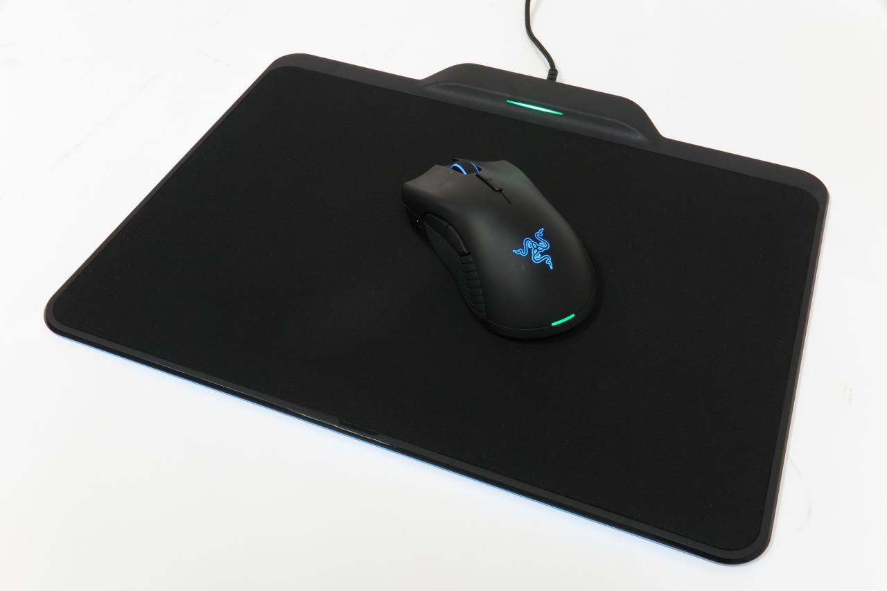 [24/05/2018] Razer Mamba und Firefly Hyperflux: Razers drahtlose Maus mit bunt beleuchtetem Induktionslade-Pad im Test (1)