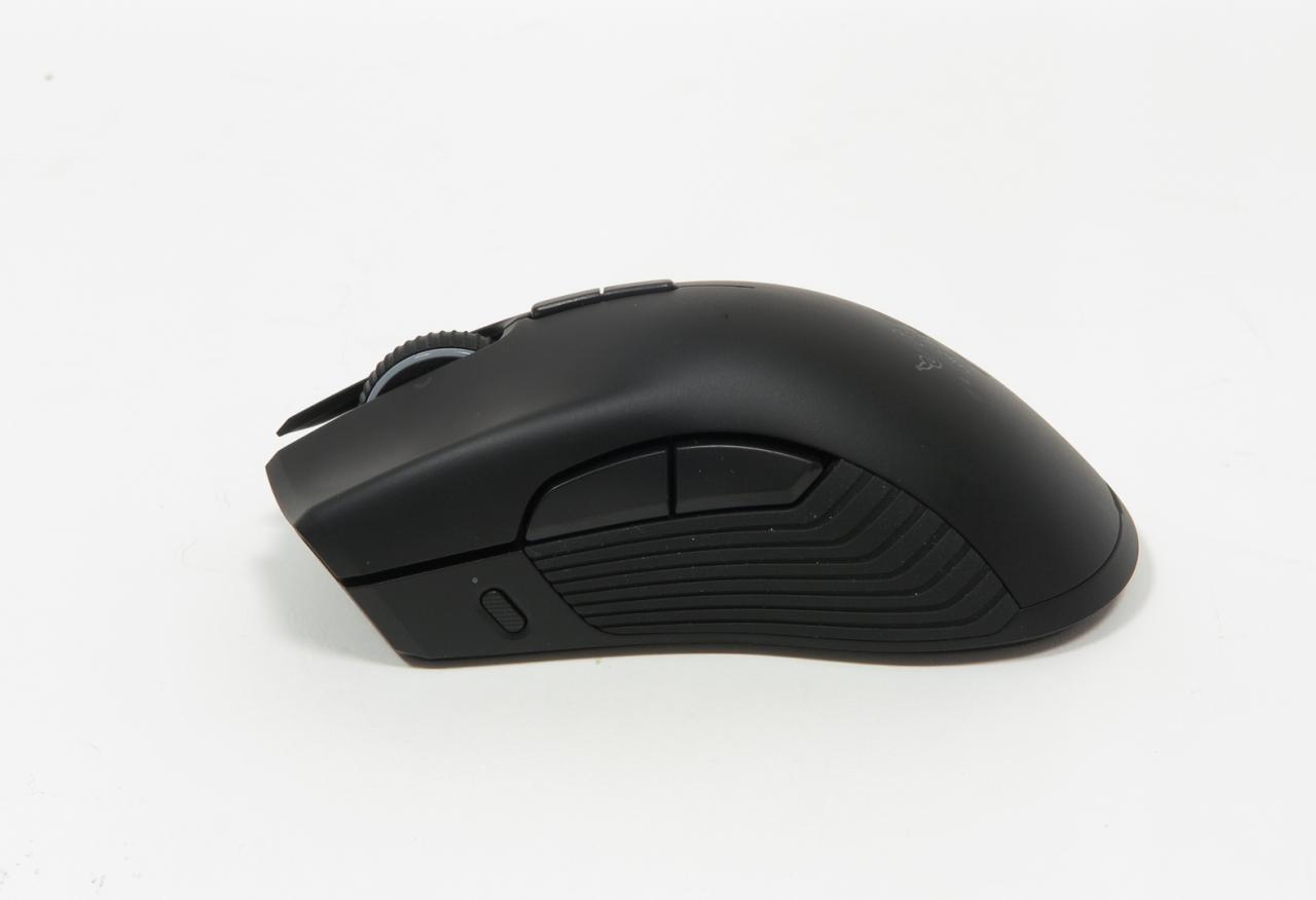 [24/05/2018] Razer Mamba und Firefly Hyperflux: Razers drahtlose Maus mit bunt beleuchtetem Induktionslade-Pad im Test (5)