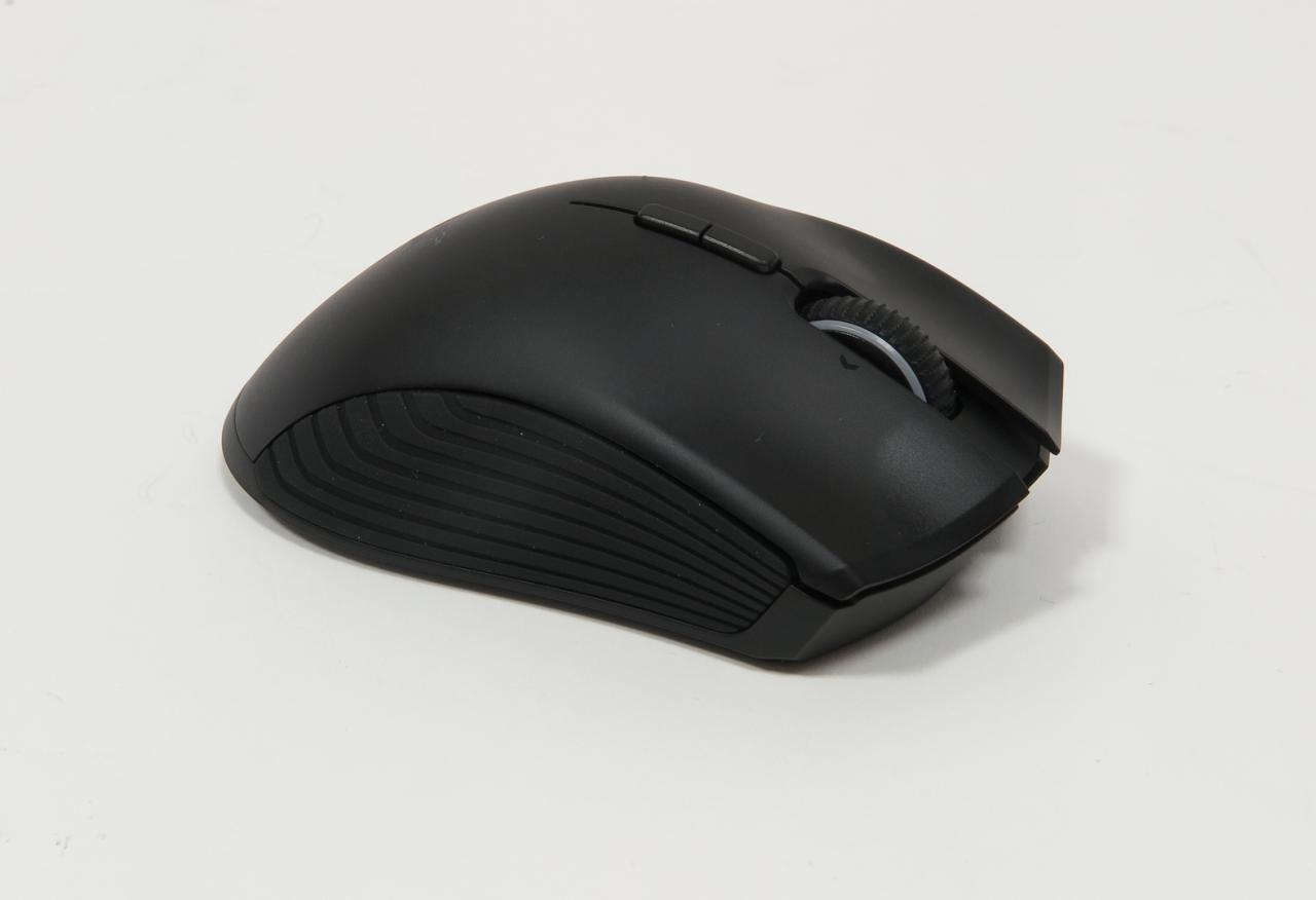 [24/05/2018] Razer Mamba und Firefly Hyperflux: Razers drahtlose Maus mit bunt beleuchtetem Induktionslade-Pad im Test (7)