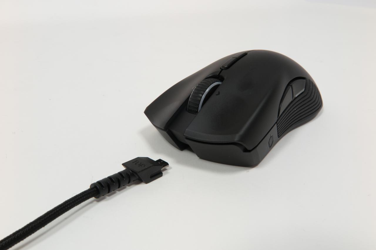 [24/05/2018] Razer Mamba und Firefly Hyperflux: Razers drahtlose Maus mit bunt beleuchtetem Induktionslade-Pad im Test (11)