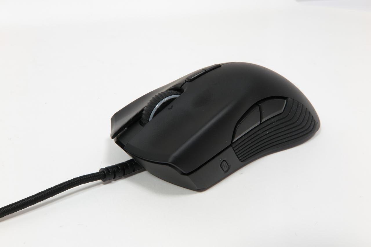 [24/05/2018] Razer Mamba und Firefly Hyperflux: Razers drahtlose Maus mit bunt beleuchtetem Induktionslade-Pad im Test (12)