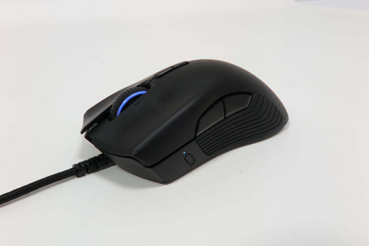 [24/05/2018] Razer Mamba und Firefly Hyperflux: Razers drahtlose Maus mit bunt beleuchtetem Induktionslade-Pad im Test (13)