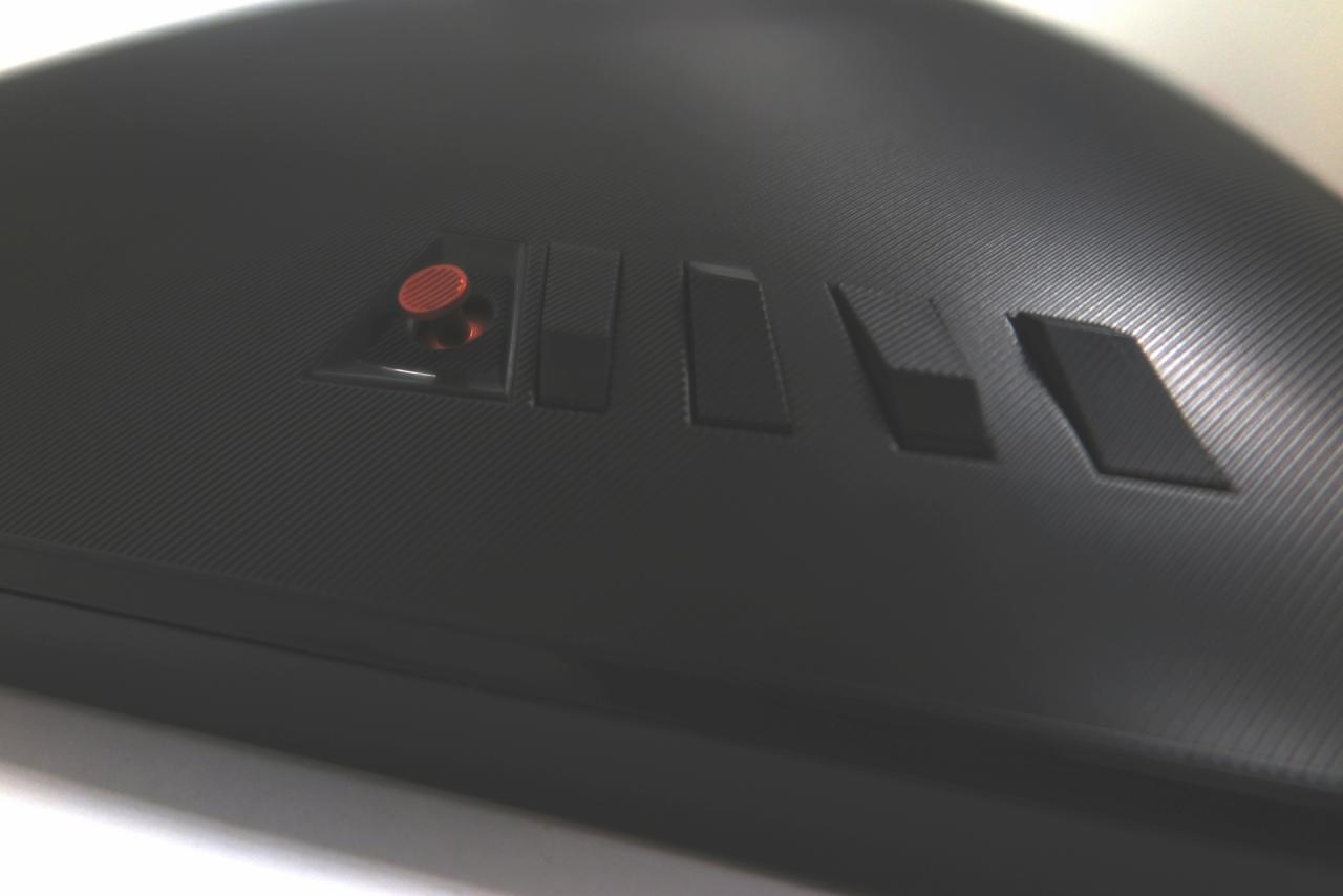 [16/06/2018] Asus ROG Swift PG27UQ: Ein Steuerkreuz und vier Tasten