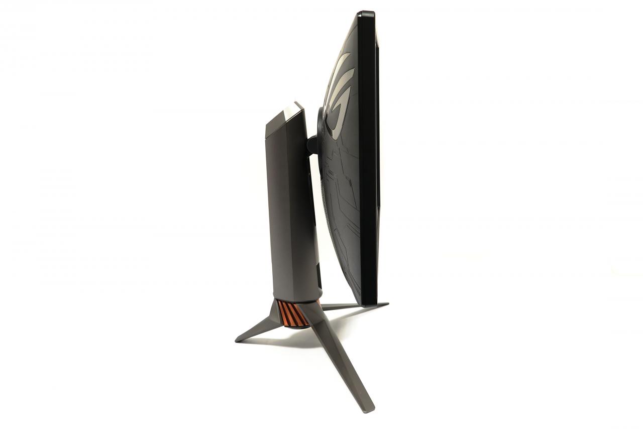 [16/06/2018] Asus ROG Swift PG27UQ: Linke Seite