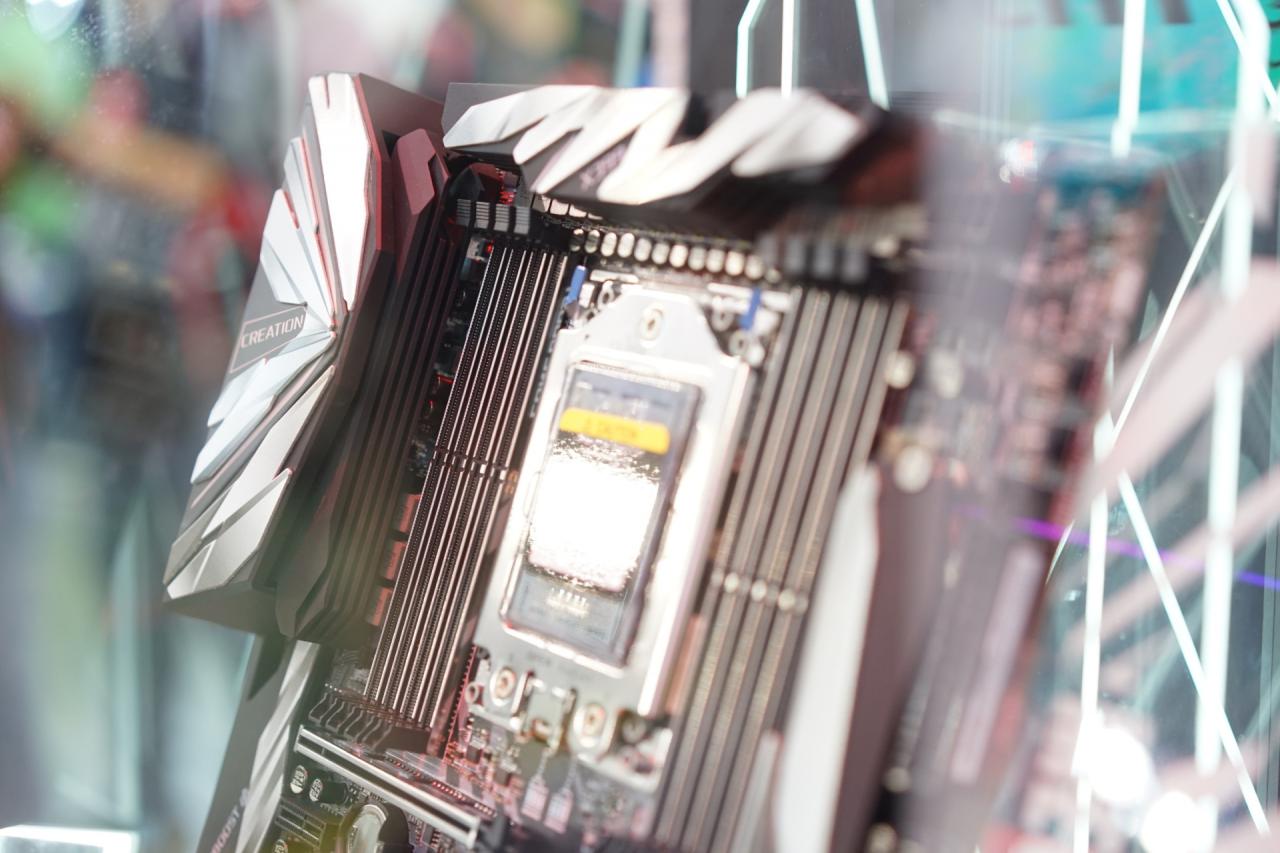 [07/06/2018] MSI MEG X399 Creation: 19 VRM-Phasen mit riesigem Kühlkörper (2)