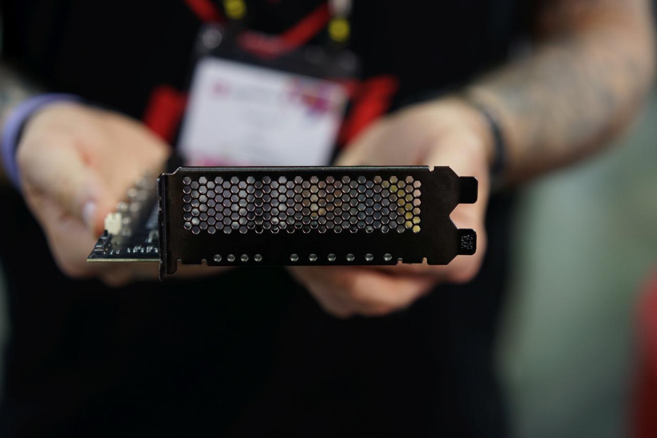 [07/06/2018] MSI MEG X399 Creation: 19 VRM-Phasen mit riesigem Kühlkörper (9)