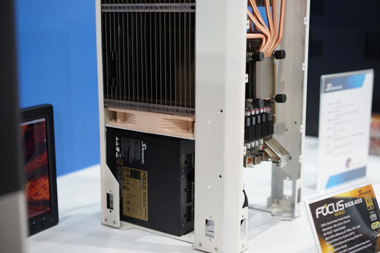 [11/06/2018] Monsterlabo The First: Gehäuse mit Passivkühlung für bis zu 200 Watt (6)