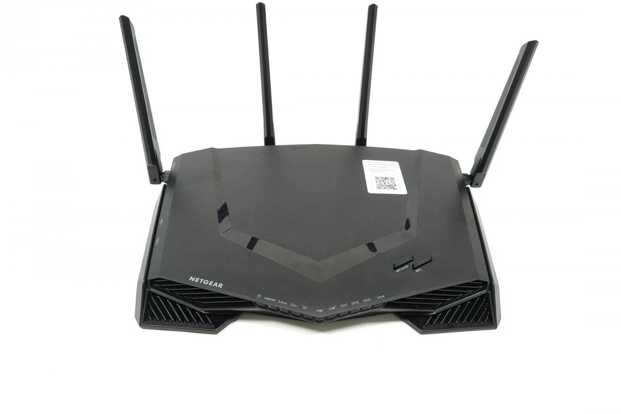 [06/06/2018] Netgear Nighthawk XR500: Frontansicht 2