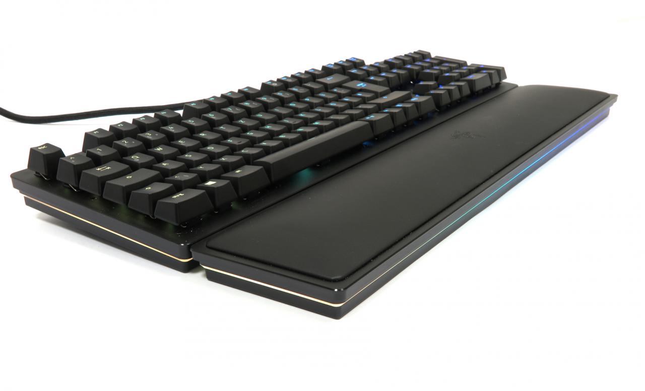 [27/06/2018] Razer Huntsman Elite: Razers neues Tastaturflaggschiff mit optisch-mechanischen Schaltern im Test (3)