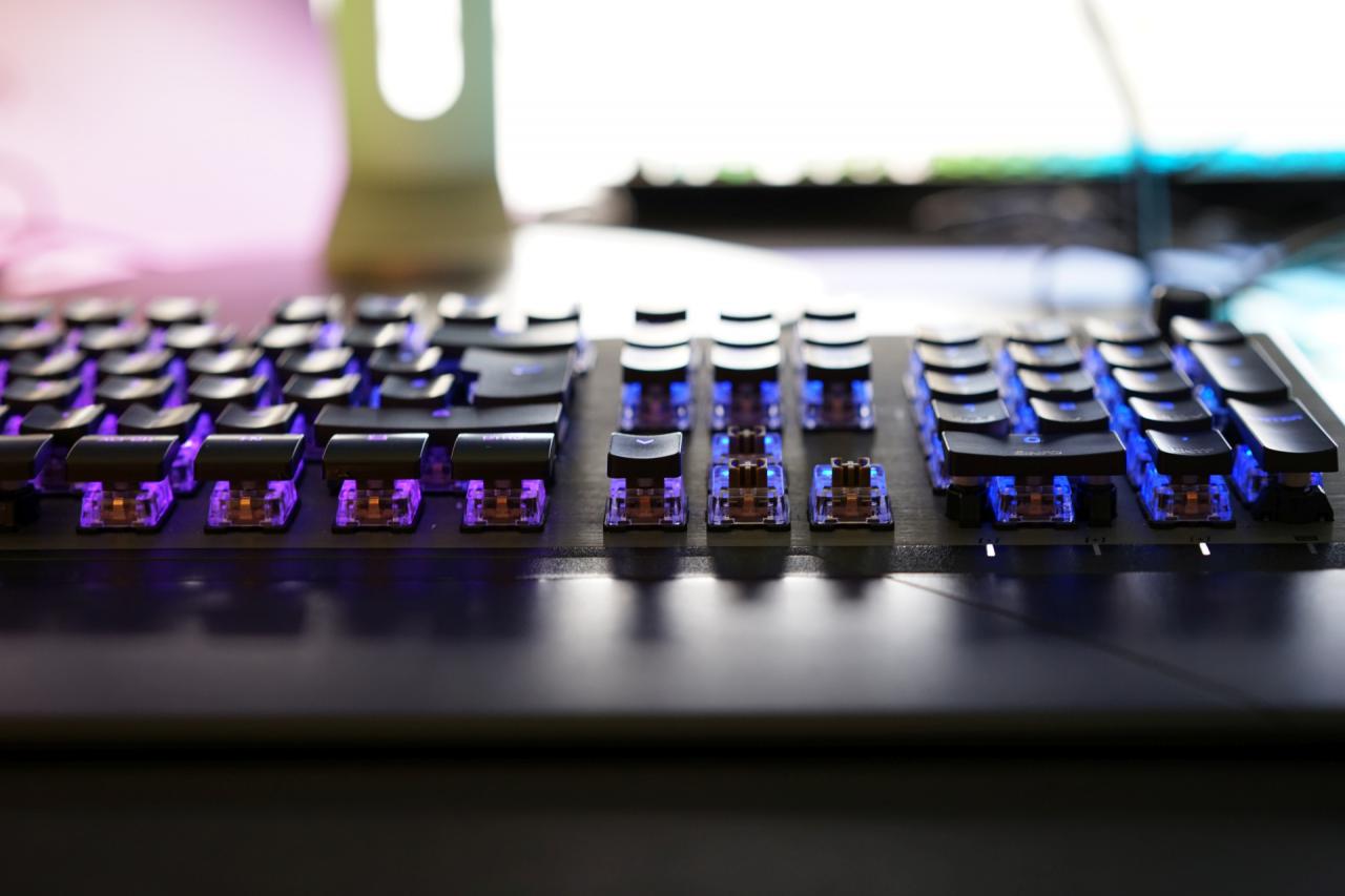 [08/06/2018] Roccat Vulcan Aimo: High-End-Tastaturen mit hauseigenen Schaltern ab 130 Euro (5)